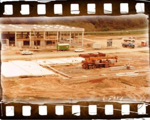 Aufbau des Firmengebäudes 1.jpeg